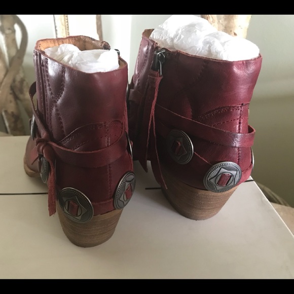 Dolce Vita Harness Boot - Picture 5 of 7